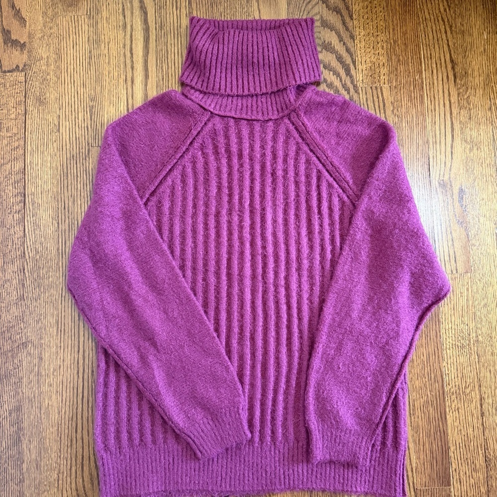 Free People Oversized Purple Ribbed Turtleneck Sweater Size XS